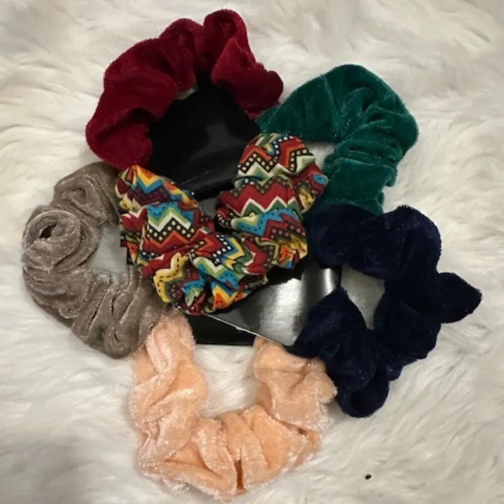 Bundle (6) Velvet Scrunchie   SC8111 - WOMEN'S  Handmade NWT Boutique